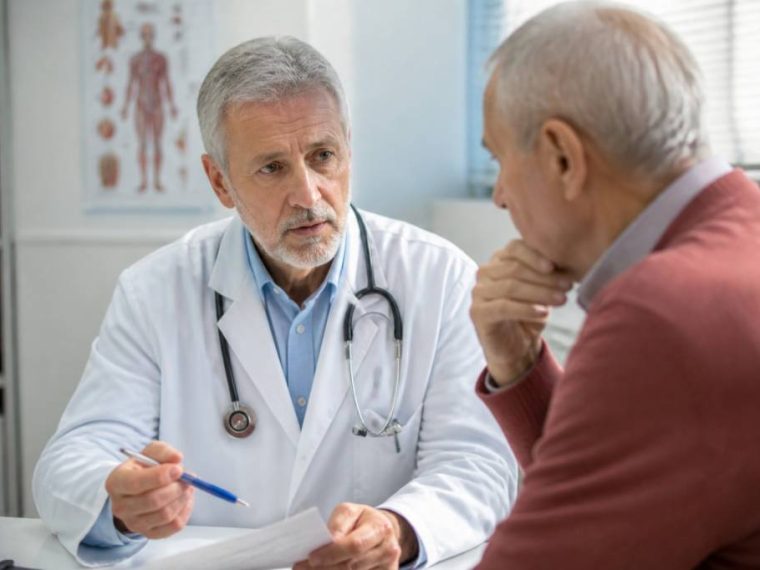 Cholestérol ldl élevé symptômes : quand consulter après 60 ans ?