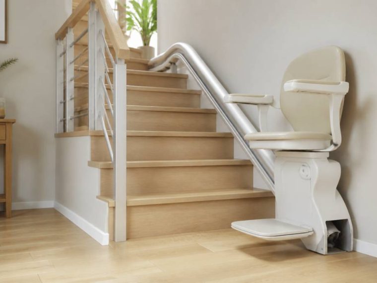 Chaise monte-escalier électrique : fonctionnement, prix et critères de choix
